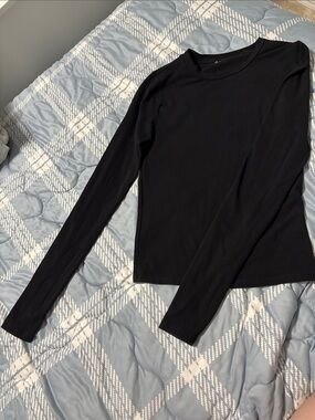 Woman’s Black Long Sleeve Crewneck Tee